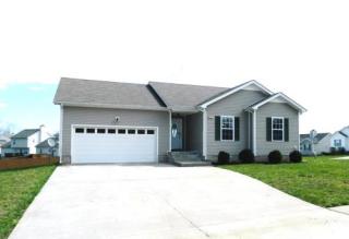 399 Paris Dr, Clarksville, TN 37042-3387
