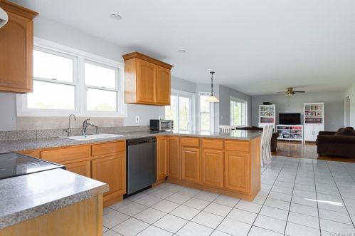 359 All Angels Hl Rd, New Hamburg NY  12590-4715 exterior