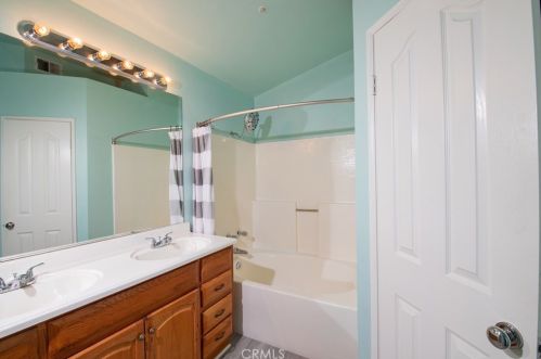 734 Moby Dick Ln, Oxnard CA 93030-6768 exterior