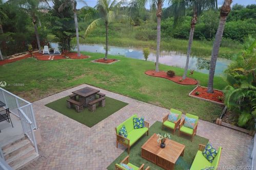 1493 153rd Ave, Hollywood FL  33028-2451 exterior