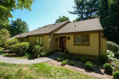 275 Heritage Hls, Somers Town, NY 10589-1240