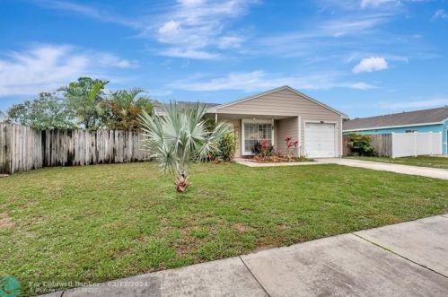 10579 Bobbie Ln, West Palm Beach, FL 33411-3042