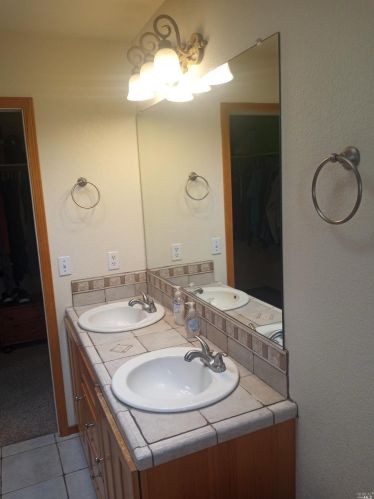 5480 Canyon Rd, Willits CA  95490-9242 exterior