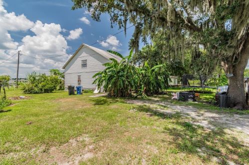 15621 Carlton Lake Rd, Wimauma FL  33598-5401 exterior