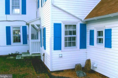 313 6th St, Laurel DE  19956-1555 exterior