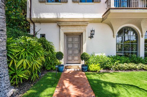 9 Golfview Rd, Palm Beach, FL 33480-4607