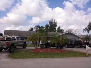 2501 86th Ave, Hollywood, FL