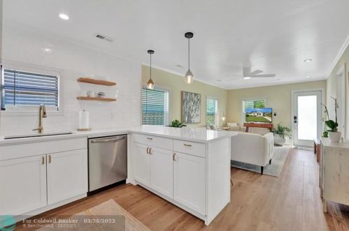 228 8th Ave, Delray Beach FL  33483-5523 exterior