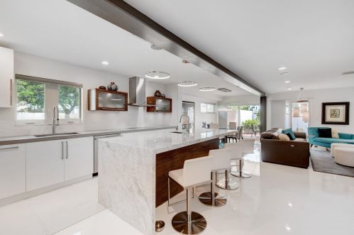 134 Harbor Cir, Delray Beach FL  33483-8005 exterior