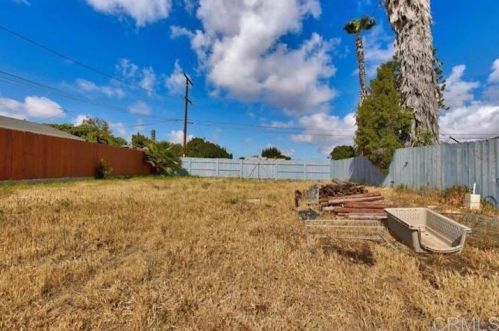 4138 Lois St, La Mesa CA  91941-7418 exterior