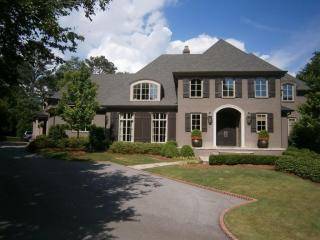 2130 Hickory Ridge Cir, Birmingham, AL 35243-2925