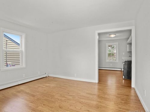 719 Queen St, Bridgeport CT  06606-3379 exterior