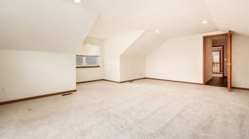 550 Spring Valley Dr, Zanesville OH  43701-0805 exterior