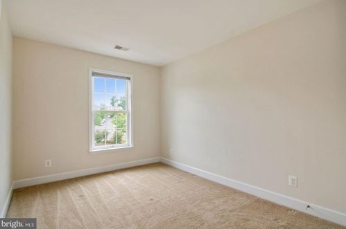 14631 Weeburn Way, Woodbridge VA  22191-4043 exterior