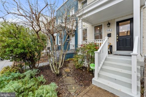 1142 Abbey Pl, Washington, DC 20002-3416