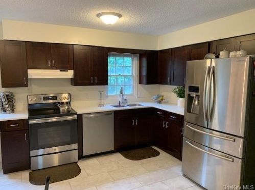 15 Cooke Ln, Monticello NY  12701-7112 exterior