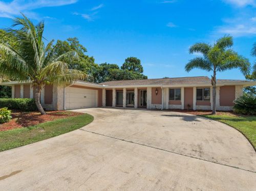 2765 Pine Valley St, Fort Pierce, FL 34952-5745