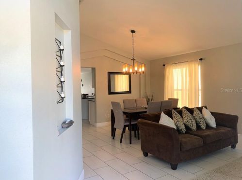 5606 Escalante Canyon Dr, Kissimmee, FL 34758-1729