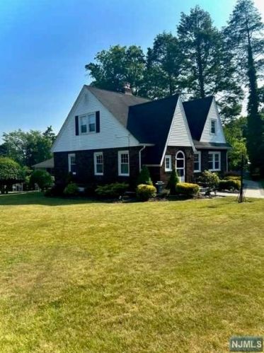 44 Terrace Ave, Paterson, NJ 07508-2616
