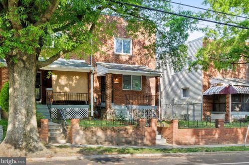 212 49th St, Washington, DC 20019-4601