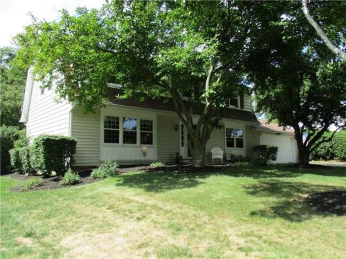 35 Country Corner Ln, Fairport, NY 14450-3031