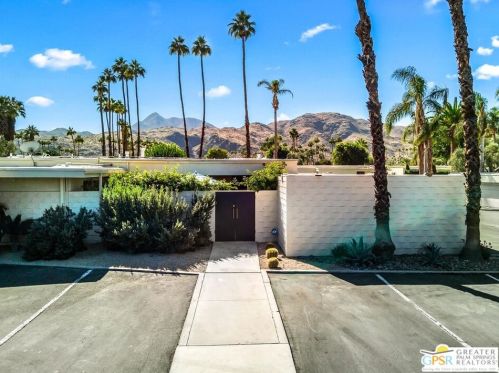 320 Desert Lakes Dr, Palm Springs CA  92264-5514 exterior