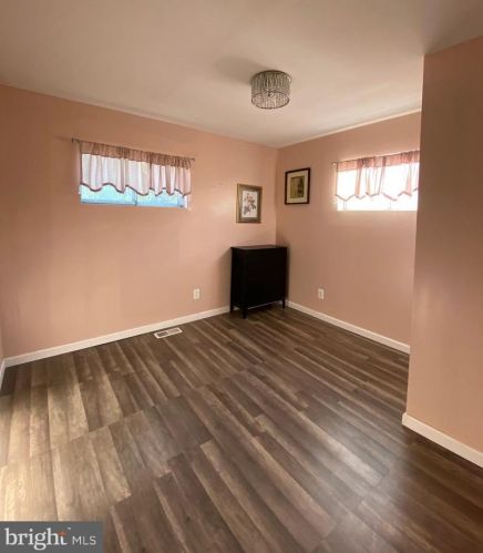 241 Capital Dr, West Deptford NJ  08051-1247 exterior