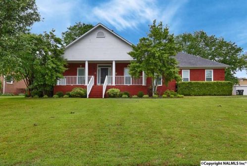 224 Cedar Pond Dr, Madison, AL 35757-7631