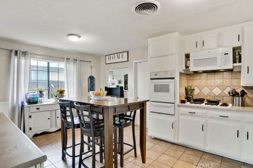 319 Mckelvey Ave, Bakersfield CA 93308-1287 exterior