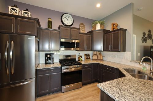 414 Woodfield Cir, Waterford WI  53185-4052 exterior