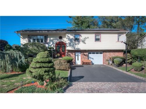 20 Hickory Ln, Garnerville, NY 10923-1906