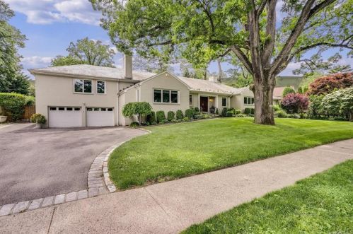 693 Esplanade, New Rochelle NY  10803-2405 exterior