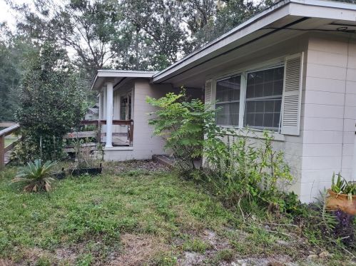 2223 Florence Ave, Deland, FL 32724-3850