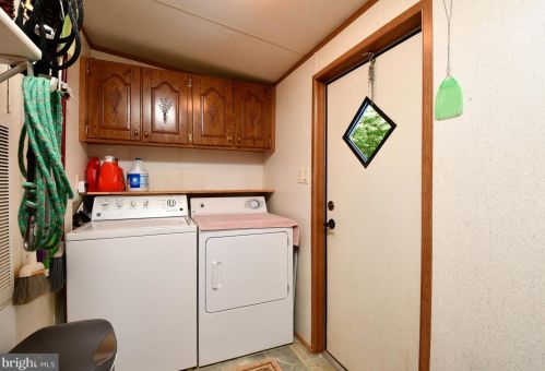 5906 Stanfield Rd, Spotsylvania VA  22551-2824 exterior