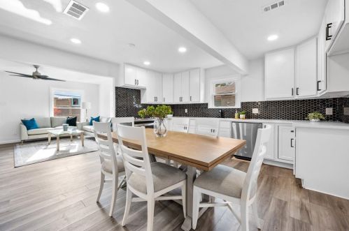 2521 Amelia St, Dallas TX  75235-8222 exterior