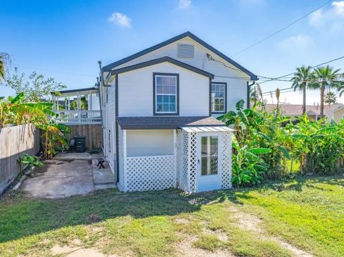 2202 67 St, Galveston TX 77551-1583 exterior