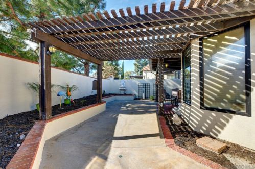 17704 Bellechase Cir, San Diego CA 92128-2097 exterior