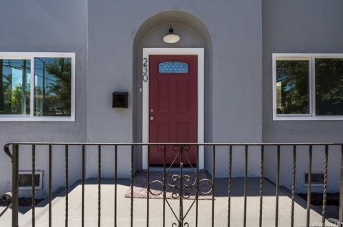 230 20th St, Long Beach, CA 90806-5412