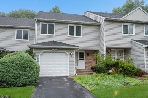 42 Stockton Ct, Greystone Park NJ  07950-1283 exterior