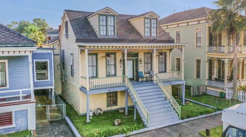 1421 Winnie St, Galveston, TX 77550-4844