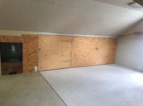 8 Lowell St, Worcester MA 01603-2607 exterior