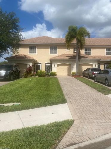 8702 Athena Ct, Lehigh Acres, FL 33971-3774