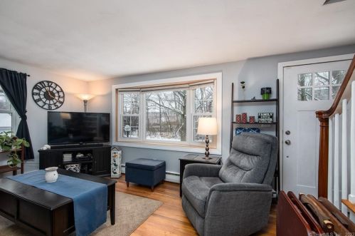 5 Meriline Ave, Plainville CT  06062-2422 exterior
