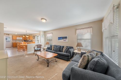 11 Vanard Dr, Bricktown NJ  08723-7426 exterior