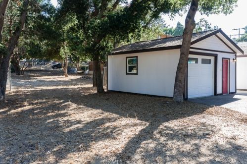 15649 Spunky Canyon Rd, Santa Clarita CA  91390-4904 exterior