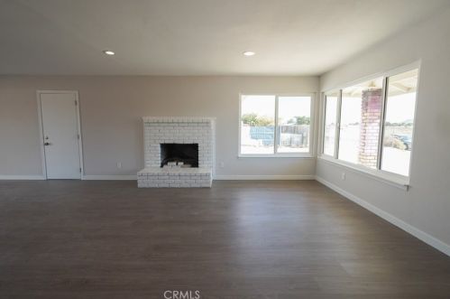 41311 156th St, Lancaster CA  93535-7035 exterior