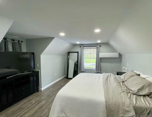 19 Snake Meadow Hill Rd, Moosup CT  06354-1926 exterior