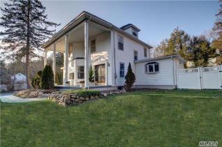 3 Hannelore Way, Woodbury, NY 11797-1124