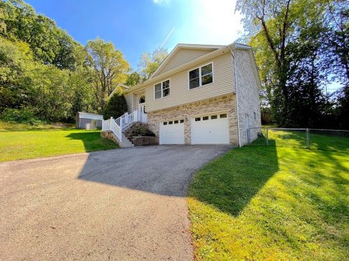 322 Pine Hollow Rd, Trafford, PA 15085-9750