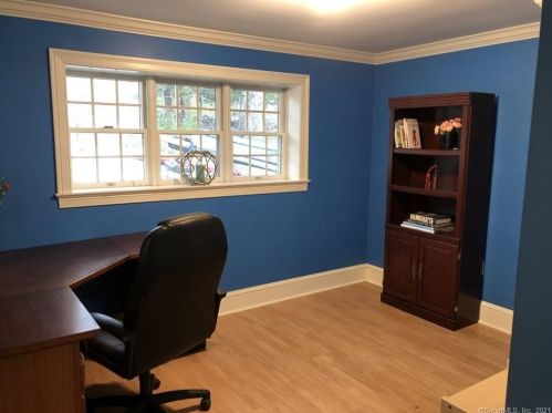 6 Powder Horn Hill Rd, Wilton CT  06897-3119 exterior